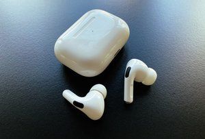 AirPods: Apple poprawia, ale milczy